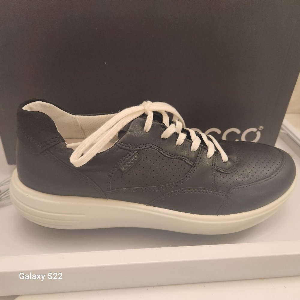Ecco Black Leather "Soft7" Sneakers. New in Box Size EU 39/US 8-8.5